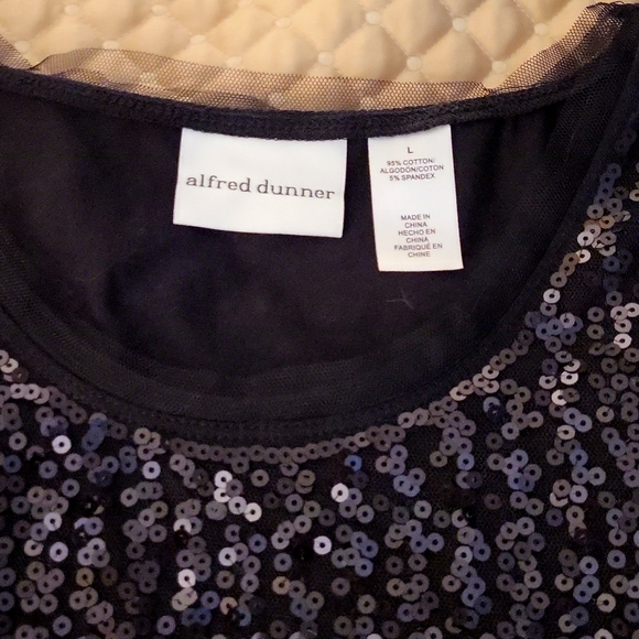 Top - Picture 2 of 4